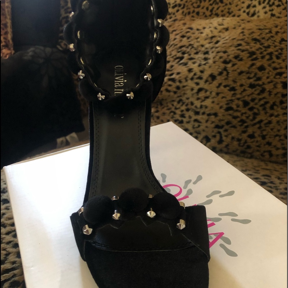 Shoe - Picture 2 of 3